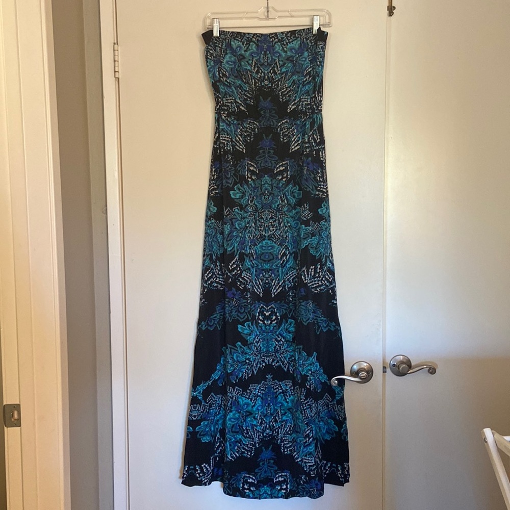 Beautiful dress by Cynthia Vincent